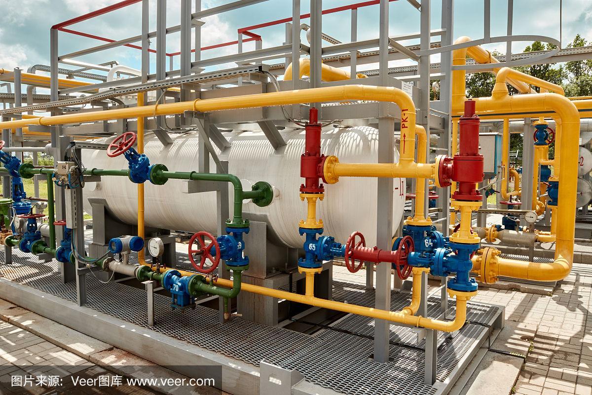 管道和储罐系统.气体生产和处理工厂中用于储存液化气和凝析气的罐